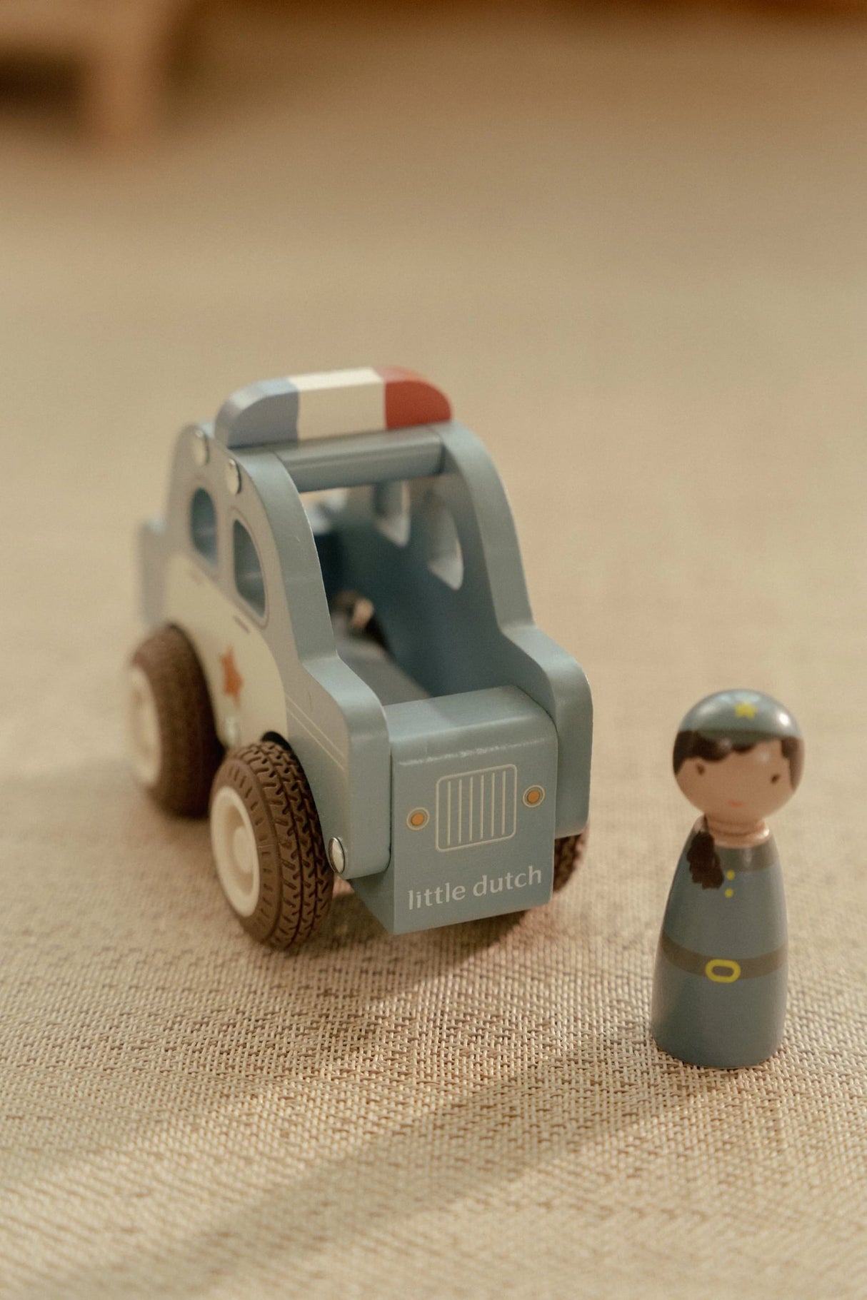 Holz- Polizeiauto