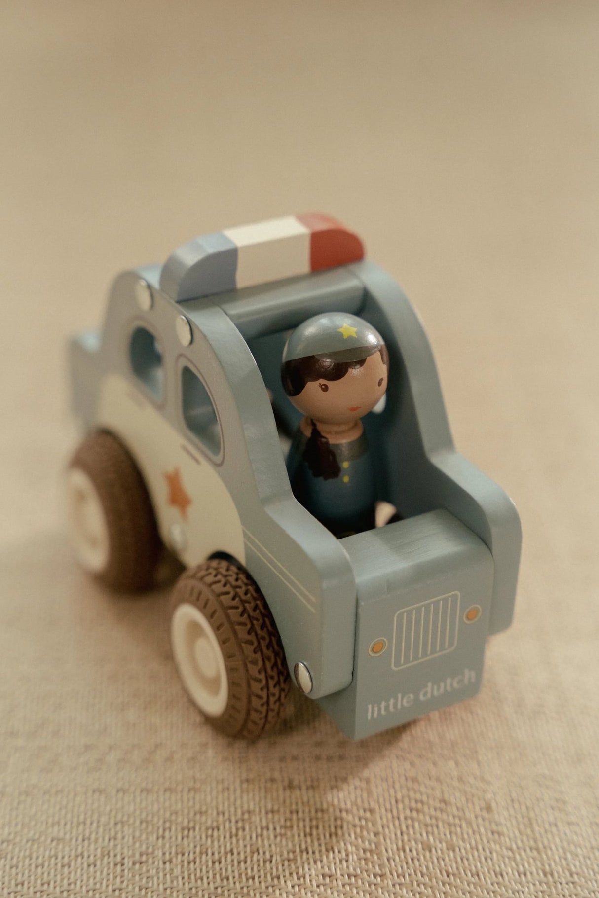 Holz- Polizeiauto